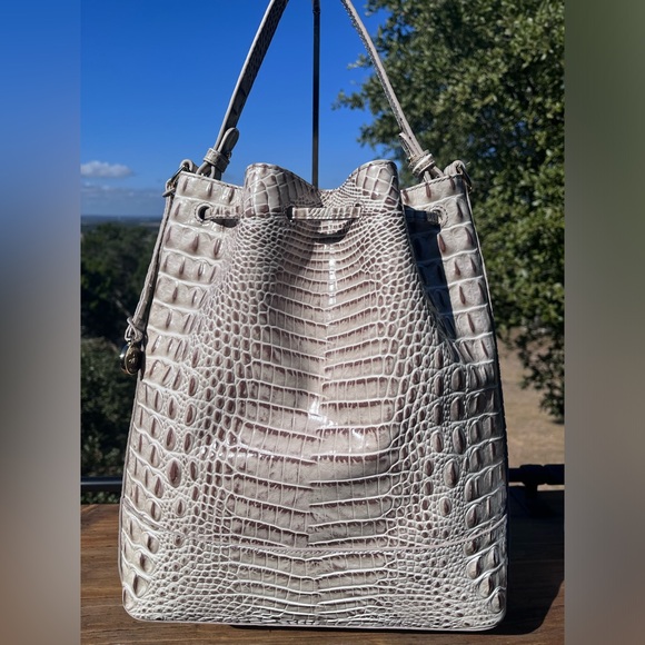 NWT Brahmin Marlowe Oyster Grey Melbourne Bucket Shoulder Bag - Picture 3 of 15